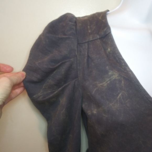 3/$18 Kendall+Kylie Distressed Gray & Yellow Puffed Sleeve Top - Picture 6 of 12